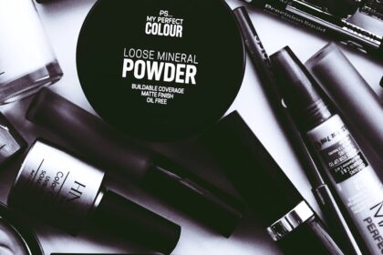 découvrez notre sélection de produits de beauté : soins pour la peau, maquillage tendance et accessoires indispensables pour sublimer votre routine beauté au quotidien.