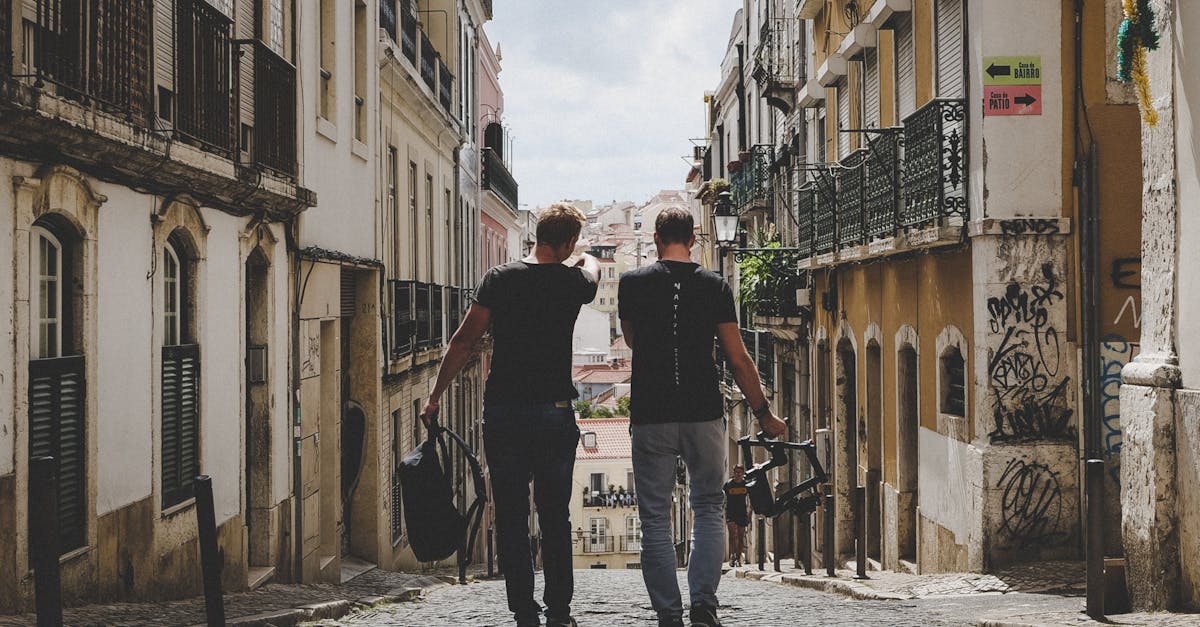 découvrez la véritable signification de l'amitié, ses bienfaits et conseils pour renforcer vos relations amicales au quotidien. explorez comment entretenir des liens sincères et durables.
