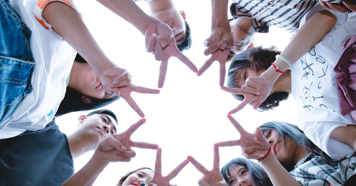 découvrez tout sur l'amitié : son importance, les clés d'une relation sincère, des conseils pour renforcer vos liens et cultiver de bonnes relations avec vos amis.