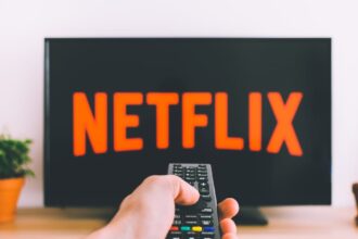 découvrez des séries mystérieuses captivantes sur netflix, où chaque épisode vous plonge dans des intrigues fascinantes, des énigmes à résoudre et des secrets à dévoiler. préparez-vous à vivre des frissons et des rebondissements inattendus !
