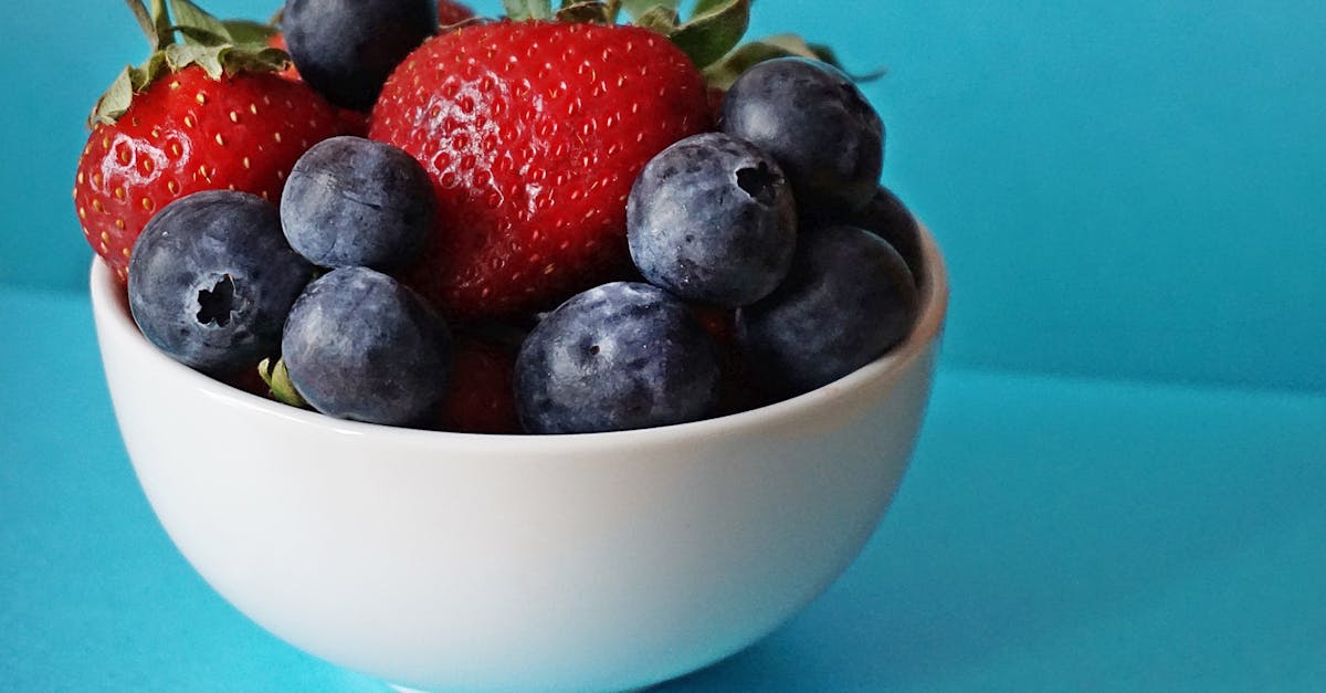 découvrez notre délicieuse soupe de fraises, un dessert frais et rafraîchissant qui met en valeur la douceur des fraises de saison, parfait pour les chaudes journées d'été. à servir froide, cette recette simple ravira vos invités avec son goût fruité et sa présentation élégante.