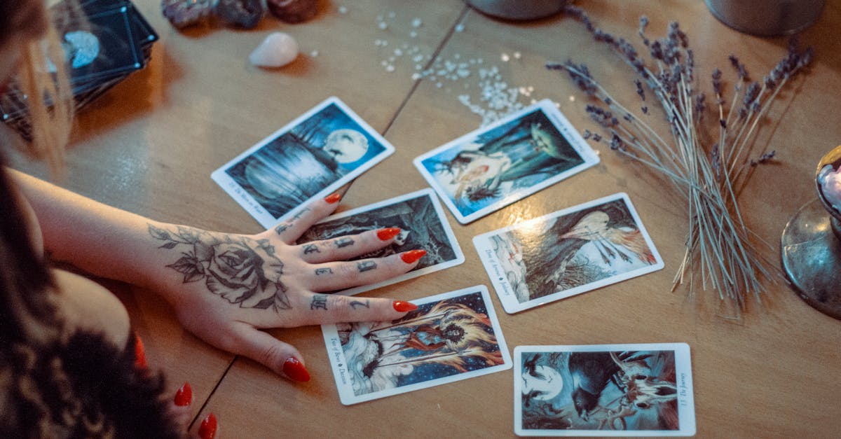 découvrez tout sur le blackout tattoo : une technique de tatouage audacieuse et moderne, idéale pour recouvrir d'anciens tatouages ou créer un style unique. conseils, inspirations et précautions à connaître avant de sauter le pas !