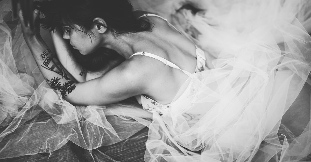 découvrez nos inspirations et conseils pour des tatouages intimes raffinés et discrets. idées, significations et tendances pour sublimer votre peau avec élégance.