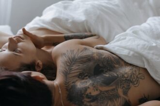 découvrez des idées de tatouages intimes, leurs significations et conseils pour choisir un motif discret et personnel qui vous ressemble.
