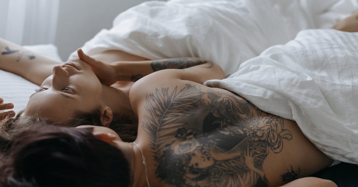 découvrez des idées de tatouages intimes, leurs significations et conseils pour choisir un motif discret et personnel qui vous ressemble.