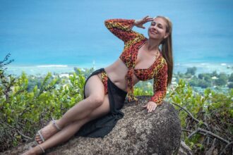 découvrez nos sandales léopard tendance pour un look sauvage et élégant. parfaites pour l’été, elles associent confort et style à la perfection. livraison rapide !