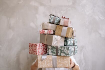 découvrez l'excitation des mystery boxes : commandez une boîte surprise et recevez des objets exclusifs, uniques ou inattendus. idéal pour offrir ou se faire plaisir avec une expérience ludique et pleine de suspense !