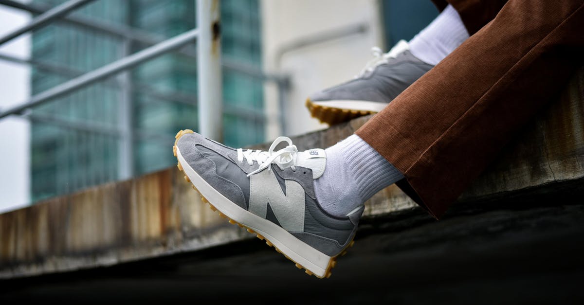 découvrez la collection new balance : chaussures emblématiques, équipements de sport et vêtements tendance pour hommes, femmes et enfants. alliez confort, performance et style au quotidien.