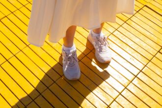 découvrez la collection new balance : chaussures tendance, baskets confortables et équipements de sport innovants pour hommes, femmes et enfants. alliez style et performance au quotidien !