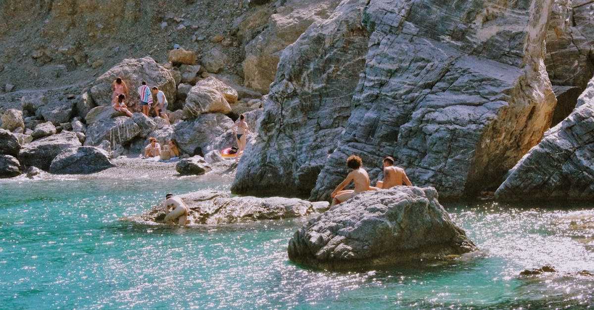 découvrez tout ce qu'il faut savoir sur les plages nudistes : conseils, réglementation, bonnes pratiques et lieux incontournables pour profiter pleinement de votre expérience naturiste en bord de mer.