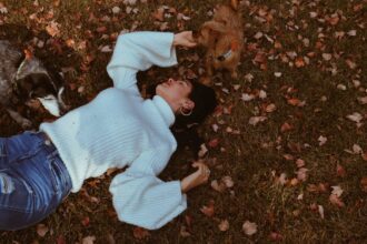 découvrez notre collection de sweaters tendance, parfaits pour un style confortable et décontracté. idéals pour toutes les saisons, explorez des modèles variés adaptés à tous les goûts chez nous.