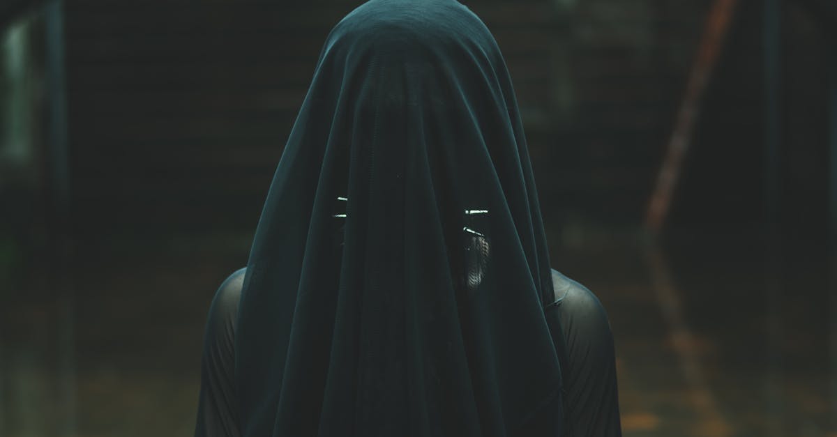 découvrez l'avant-garde, un mouvement innovant qui repousse les limites de la créativité et de la pensée artistique, inspirant de nouvelles façons de voir et de comprendre le monde.