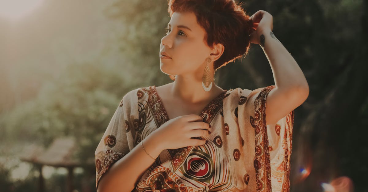 découvrez notre robe tunique brodée, élégante et confortable, idéale pour toutes les occasions. style raffiné, finitions soignées et broderies délicates pour sublimer votre look au quotidien.