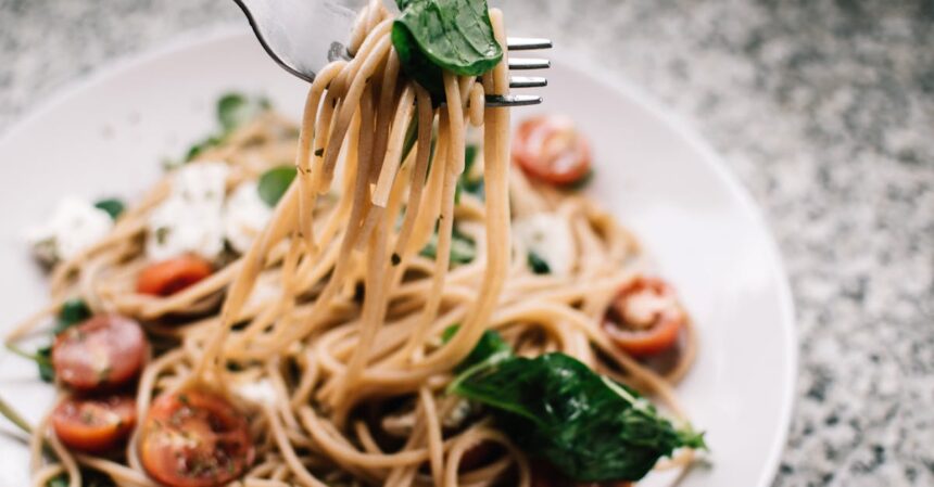 découvrez l'art de la photographie culinaire : conseils, astuces et inspiration pour mettre en valeur vos plats et sublimer vos créations alimentaires à travers des images gourmandes et créatives.