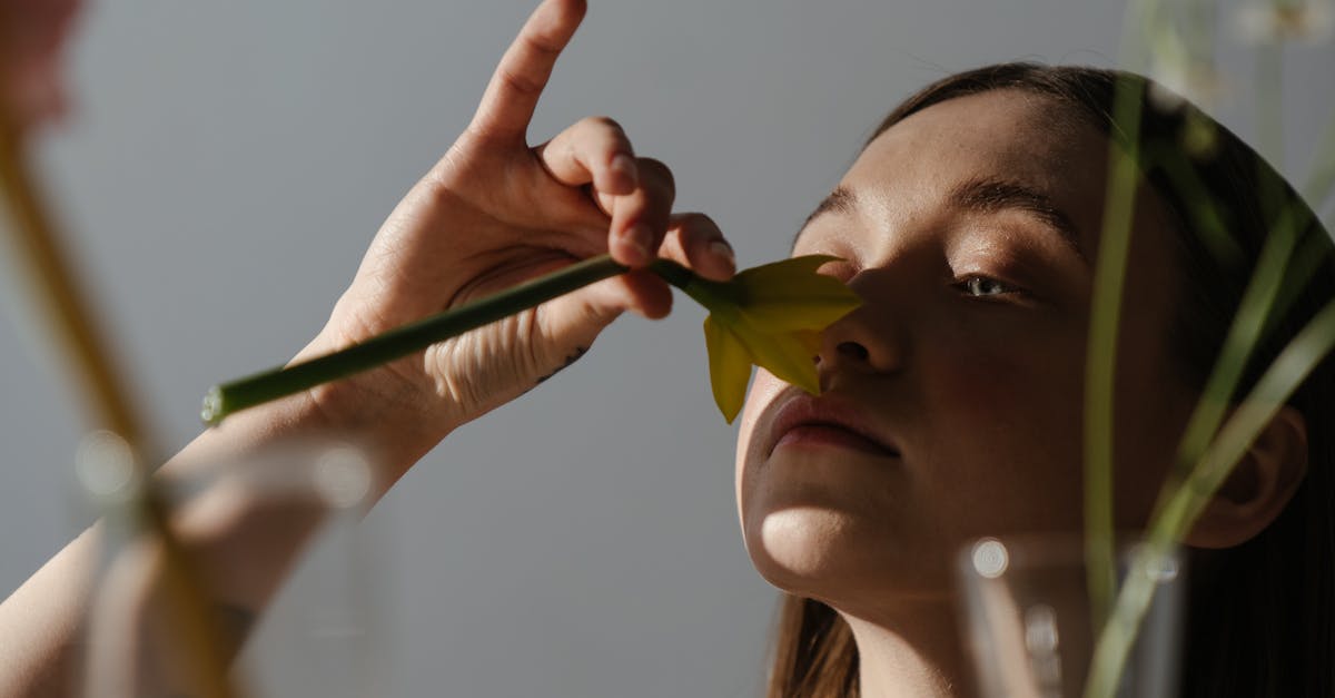 découvrez l'univers envoûtant des fragrances : conseils, inspirations et tendances pour choisir le parfum qui vous ressemble et sublime votre personnalité.