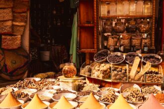 découvrez notre sélection exceptionnelle de fragrances uniques pour femmes et hommes. explorez des parfums raffinés, des senteurs envoûtantes et trouvez la fragrance idéale qui reflète votre personnalité.