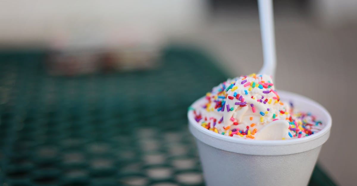 découvrez l'univers délicieux des glaces : saveurs classiques ou originales, recettes maison, astuces pour choisir la meilleure crème glacée et conseils pour des desserts gourmands tout au long de l'année.