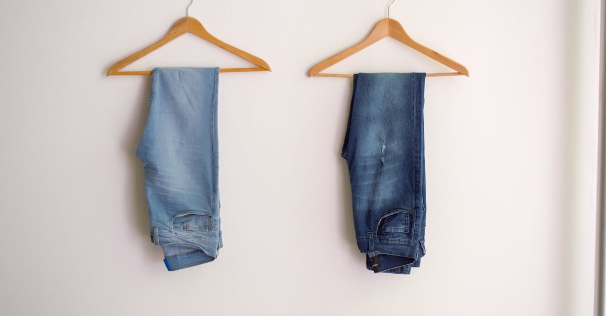 découvrez une large sélection de wardrobe élégantes pour organiser et optimiser votre espace de rangement. styles modernes ou classiques, trouvez la garde-robe idéale adaptée à vos besoins et à votre décoration intérieure.