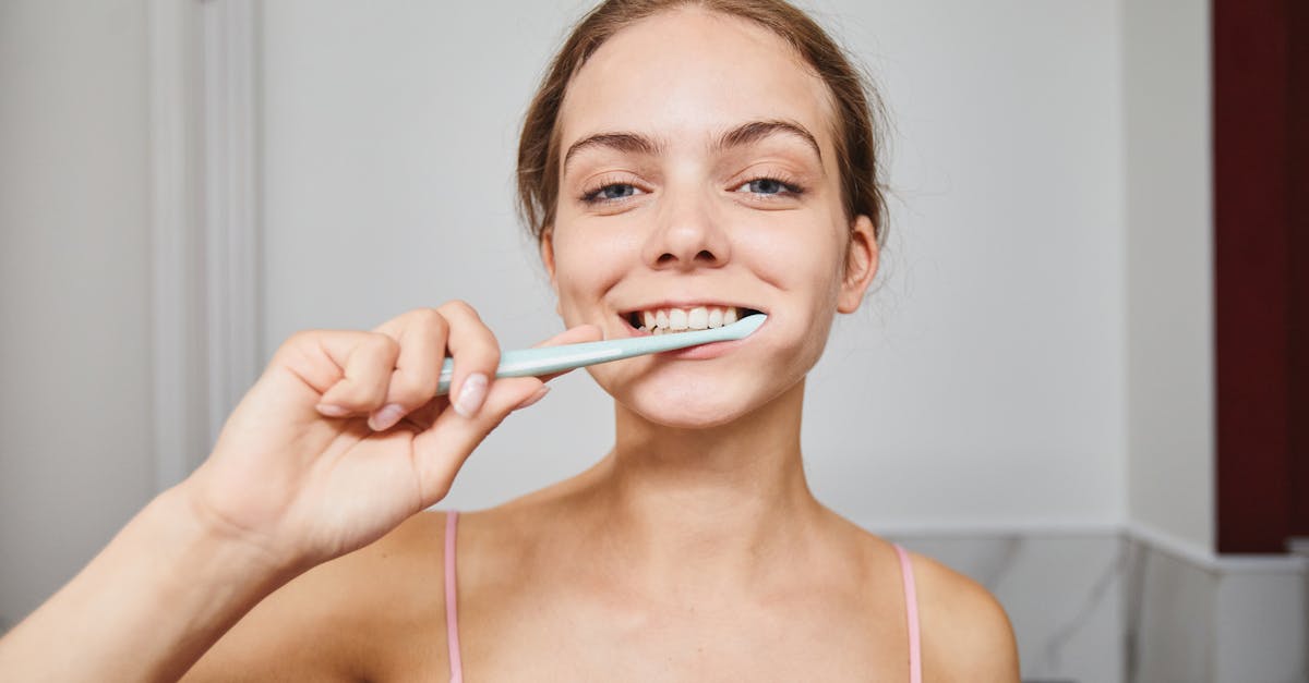 découvrez nos solutions de whitening pour un sourire éclatant et naturellement blanc. conseils, produits et astuces pour blanchir vos dents efficacement et en toute sécurité.