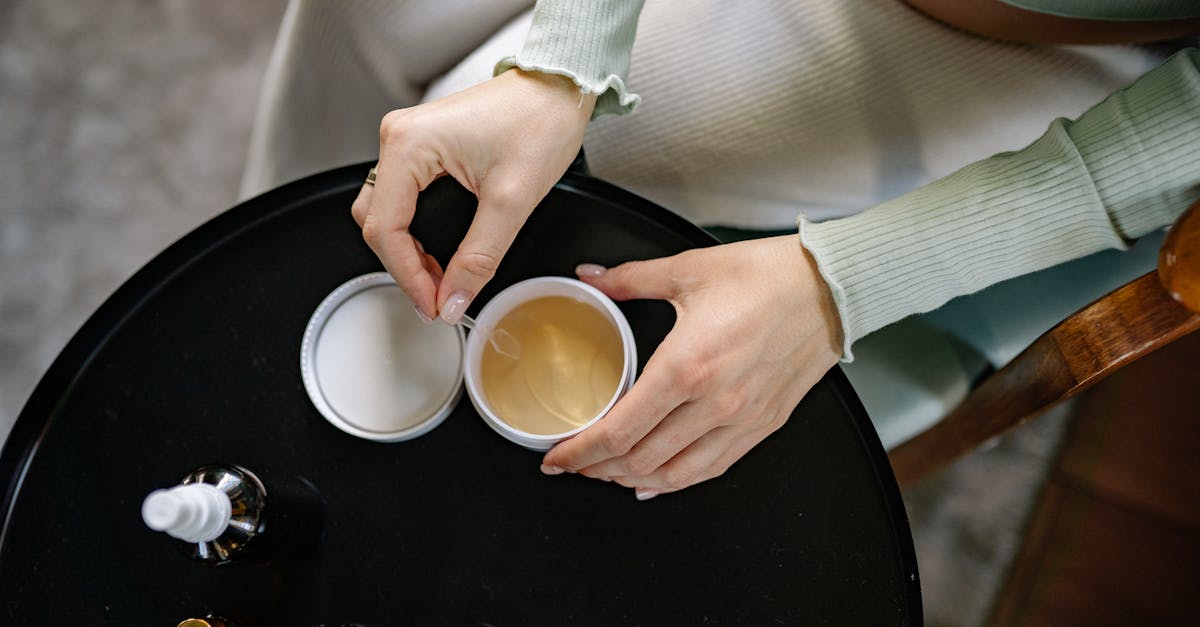 découvrez notre crème anti-âge : une formule innovante qui hydrate, lisse les rides et redonne à votre peau éclat et fermeté. convient à tous types de peaux.