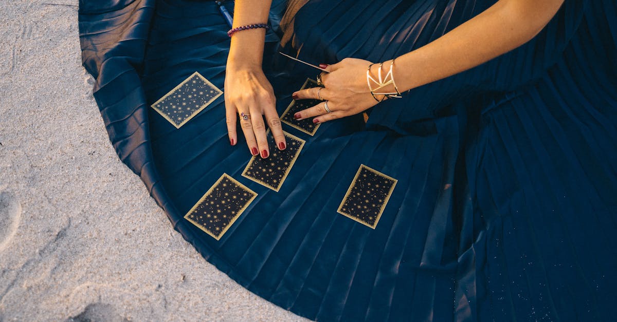 découvrez notre jupe blanche bohème, élégante et légère, parfaite pour un style décontracté et chic en toutes saisons.