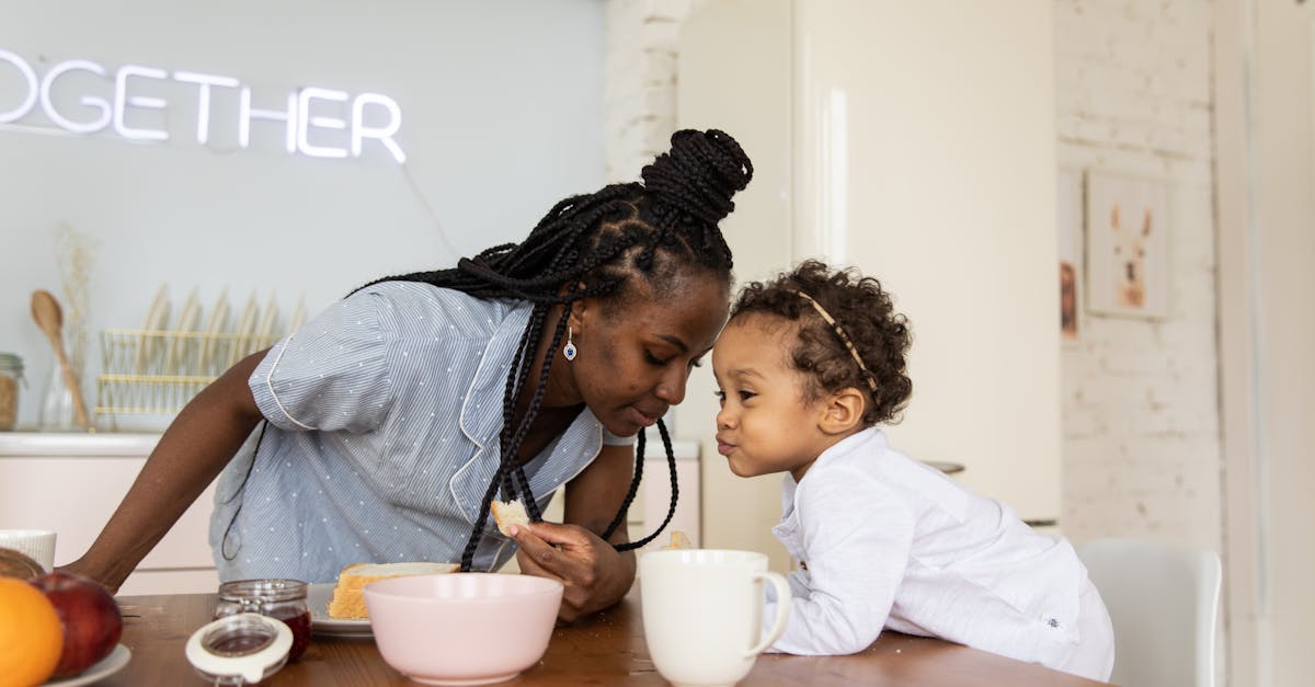 découvrez notre large sélection d'appareils pour le petit-déjeuner : grille-pain, cafetières, bouilloires et plus encore pour des matins gourmands et pratiques. idéal pour bien commencer la journée !