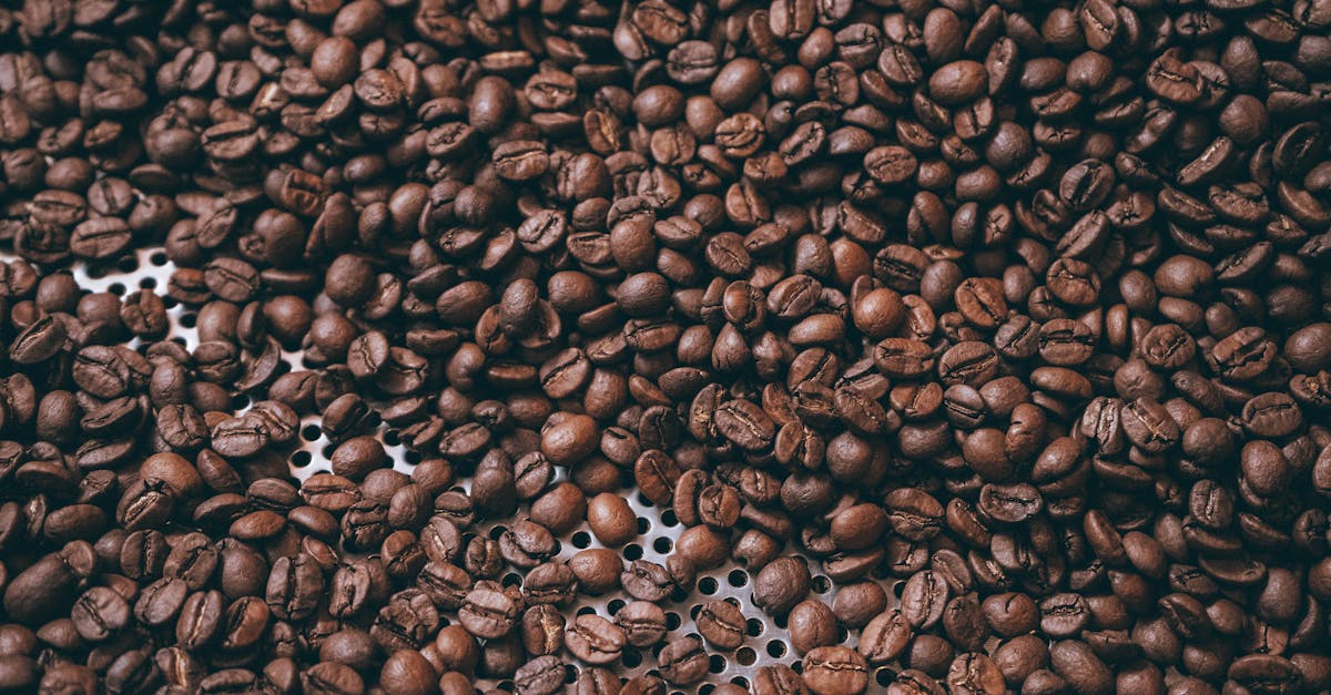 découvrez comment la consommation de café influence la qualité du sommeil et apprenez à gérer votre consommation pour mieux dormir.