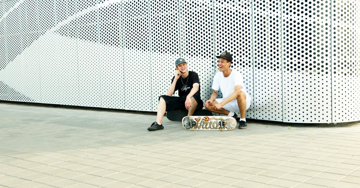 découvrez des idées uniques et tendances de tatouages sur les doigts, alliant élégance et originalité pour un style discret et expressif.