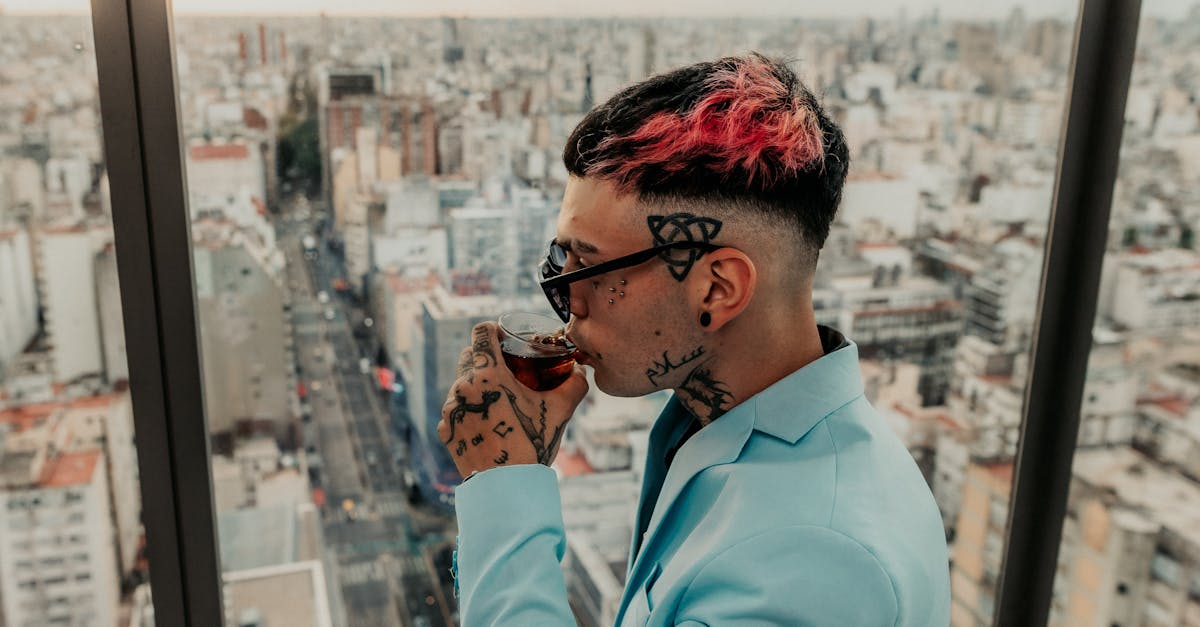 découvrez le hair balayage, une technique de coloration naturelle et lumineuse pour sublimer vos cheveux avec un effet dégradé élégant et tendance.