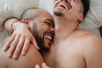 découvrez les clés du bonheur et apprenez comment cultiver la joie de vivre au quotidien grâce à nos conseils et astuces inspirants.