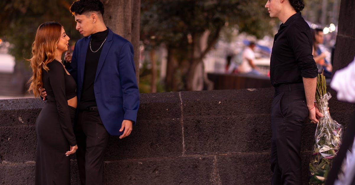 découvrez les causes et les effets de la jalousie masculine, ainsi que des conseils pour mieux la comprendre et la gérer dans vos relations.