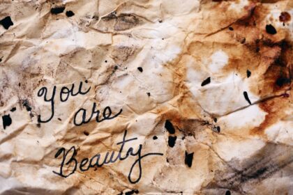 découvrez nos solutions efficaces pour éliminer les taches de marqueur rapidement et facilement sur toutes les surfaces.