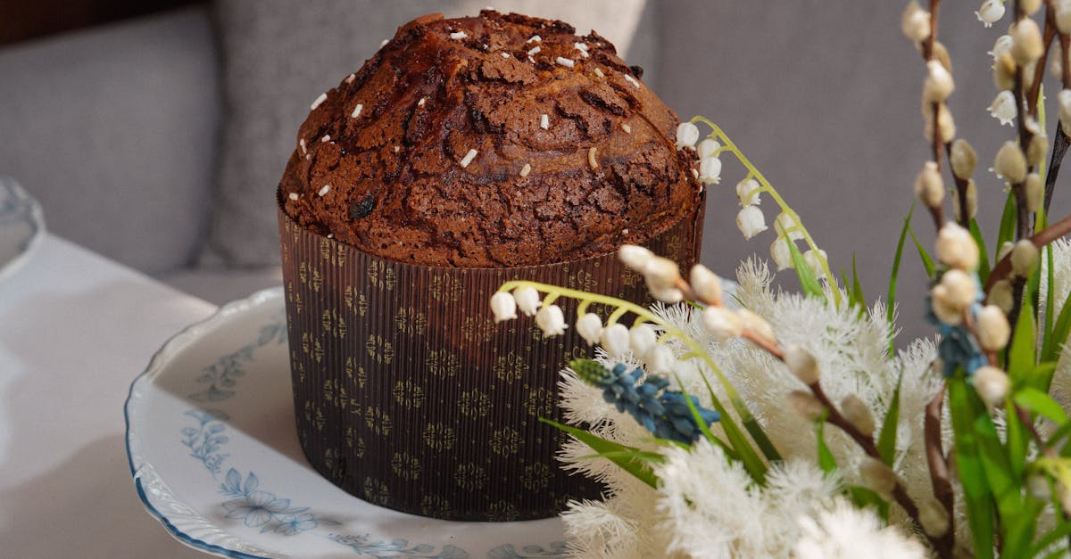 découvrez le panettone, la célèbre brioche italienne moelleuse aux fruits confits et raisins secs, idéale pour les fêtes et les instants gourmands. recette, histoire et astuces de dégustation.