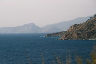 découvrez paradise island, un véritable havre de paix où sable blanc et eaux turquoise se rencontrent pour des vacances inoubliables.