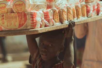 conservez votre pain frais plus longtemps avec notre bread keeper, une boîte hermétique et élégante idéale pour préserver saveur et texture.