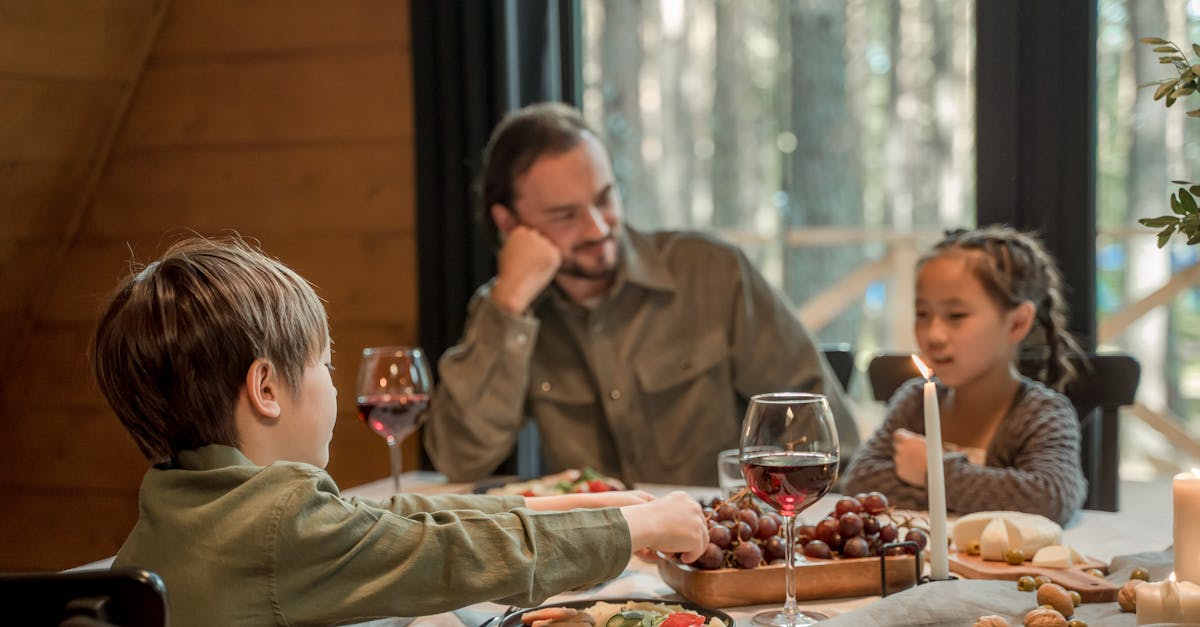 découvrez nos délicieuses recettes d'apéritifs de noël faciles à préparer pour impressionner vos invités durant les fêtes.