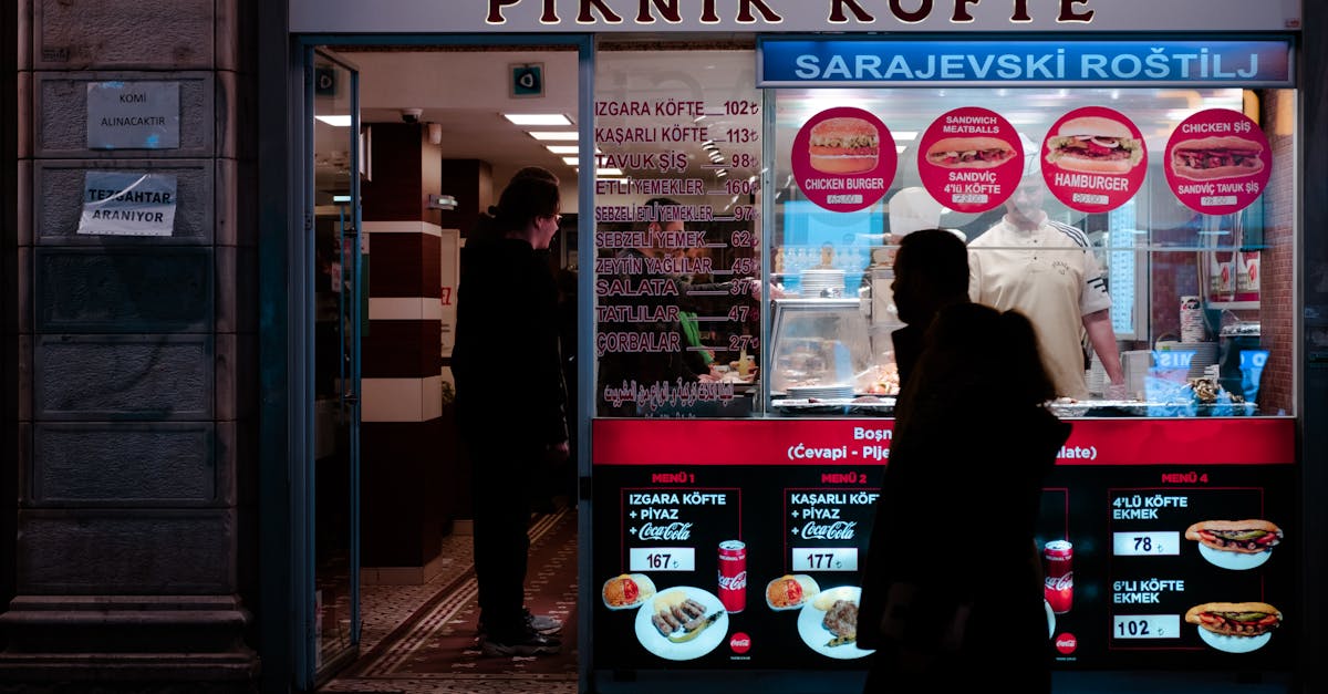 découvrez les aliments à éviter la nuit après 50 ans pour améliorer votre sommeil et votre santé. conseils nutritionnels adaptés à votre âge.