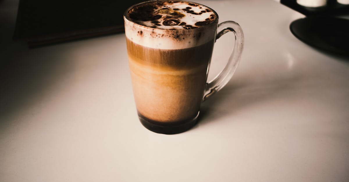 découvrez comment le chocolat chaud peut contribuer à la prise de poids, ses avantages nutritifs et des conseils pour intégrer cette boisson gourmande dans votre alimentation.