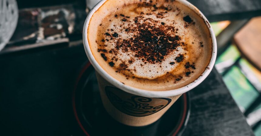 découvrez comment le chocolat chaud peut influencer la prise de poids, ses bienfaits et conseils pour une consommation équilibrée.