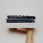 découvrez des tatouages minimalistes élégants et discrets, parfaits pour exprimer votre style avec simplicité et raffinement.