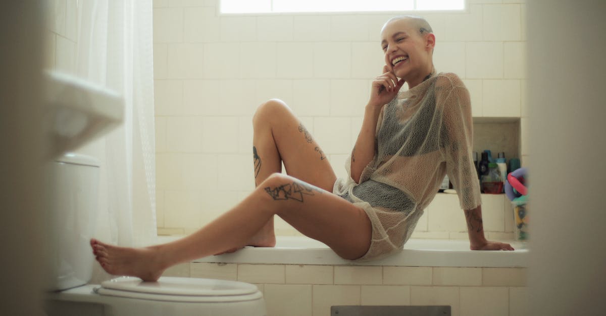 découvrez des tatouages minimalistes au design épuré et élégant, parfaits pour une touche subtile et moderne. inspirez-vous de nos exemples uniques et tendances.