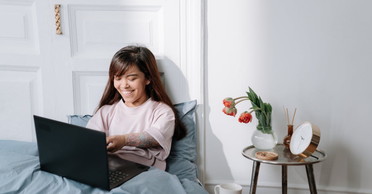 découvrez l'art des tatouages minimalistes : des designs élégants, simples et épurés qui expriment votre style avec subtilité et finesse.