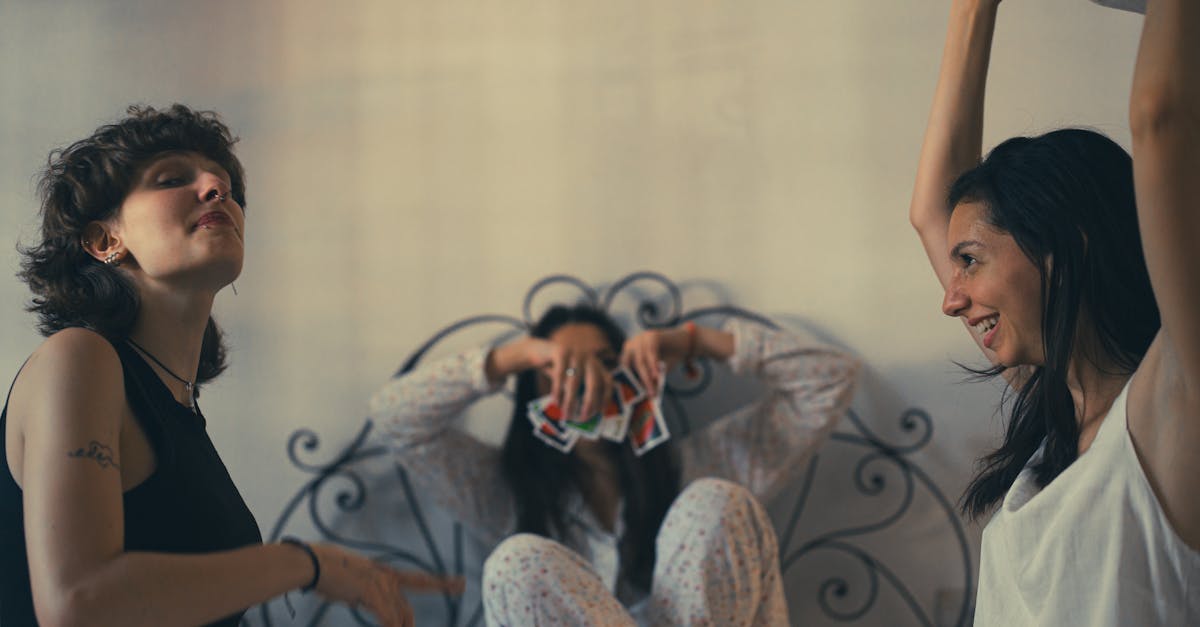 découvrez nos idées de tatouages d'orchidée élégants et uniques, symbolisant beauté, amour et raffinement. inspirez-vous pour votre prochain tatouage.