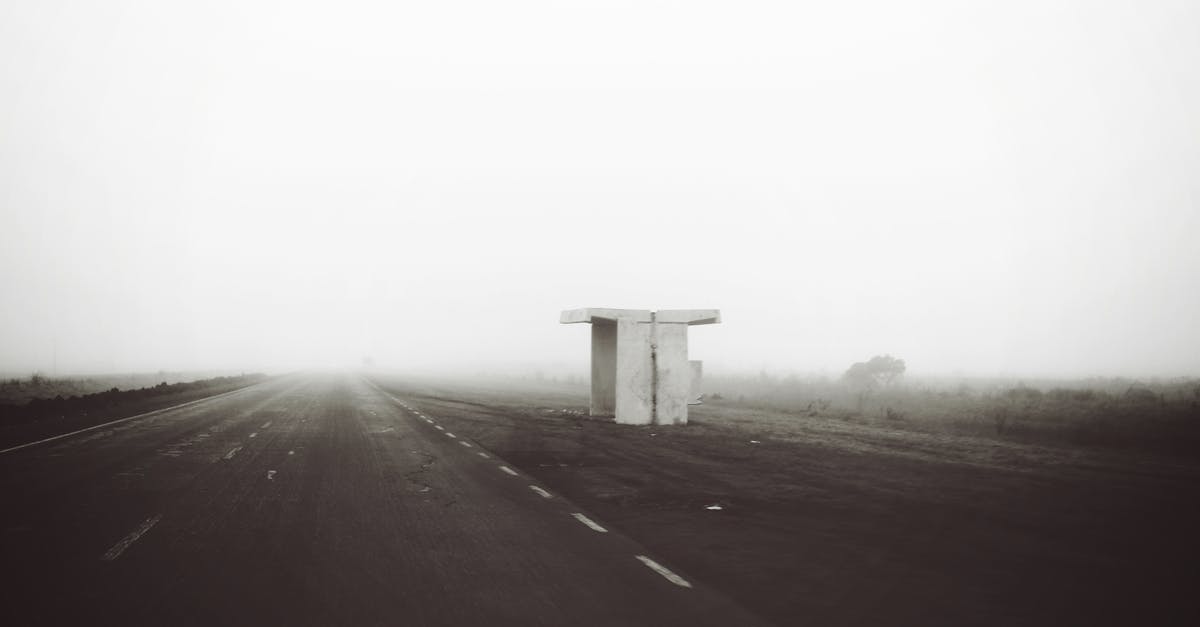 découvrez des astuces efficaces pour arrêter les grincements de chaussures et retrouver un confort silencieux à chaque pas.