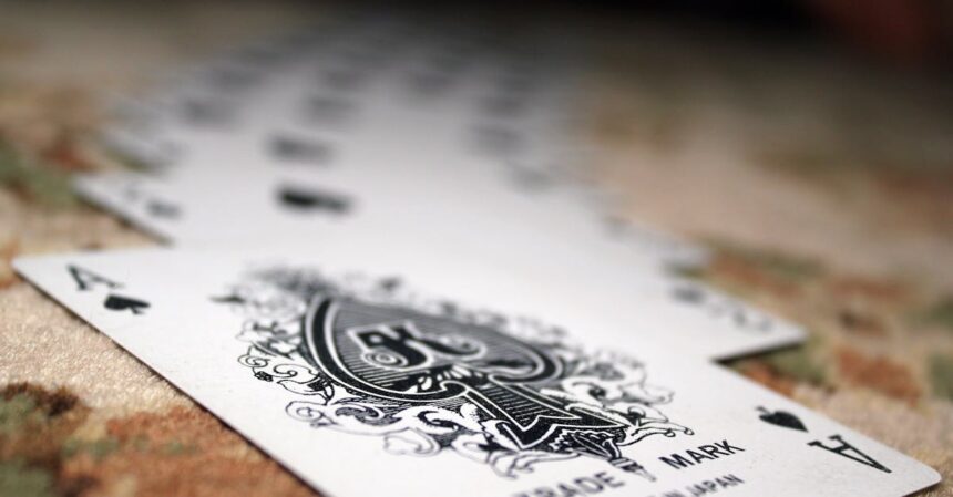 découvrez l'histoire fascinante et les mystères entourant l'as de pique, la carte la plus emblématique du jeu. explorez son symbolisme, ses origines et son influence dans la culture populaire.