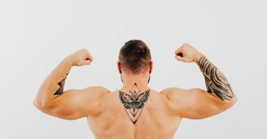 découvrez des idées inspirantes de tatouages d'ailes dans le dos pour hommes, alliant esthétique et symbolisme pour un style unique et puissant.