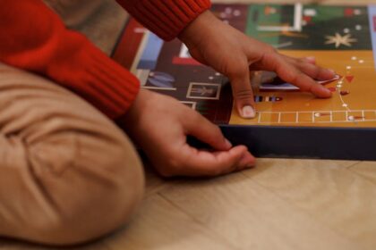 découvrez notre calendrier de l'avent beauté, une sélection exclusive de produits de soins et maquillage pour une surprise quotidienne jusqu'à noël.