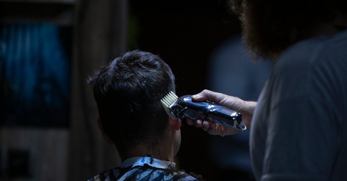découvrez les meilleures coupes de cheveux pour cheveux fins afin d'ajouter du volume et sublimer votre coiffure avec style et élégance.
