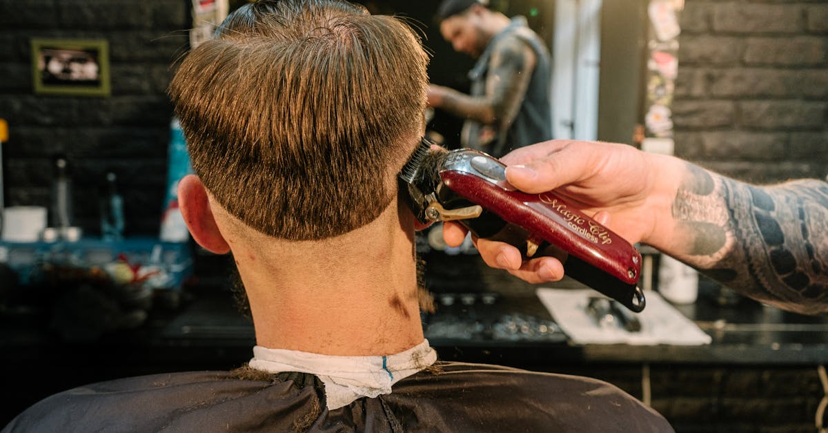 trouvez la coupe parfaite pour cheveux bouclés et sublimez vos boucles avec style et élégance.