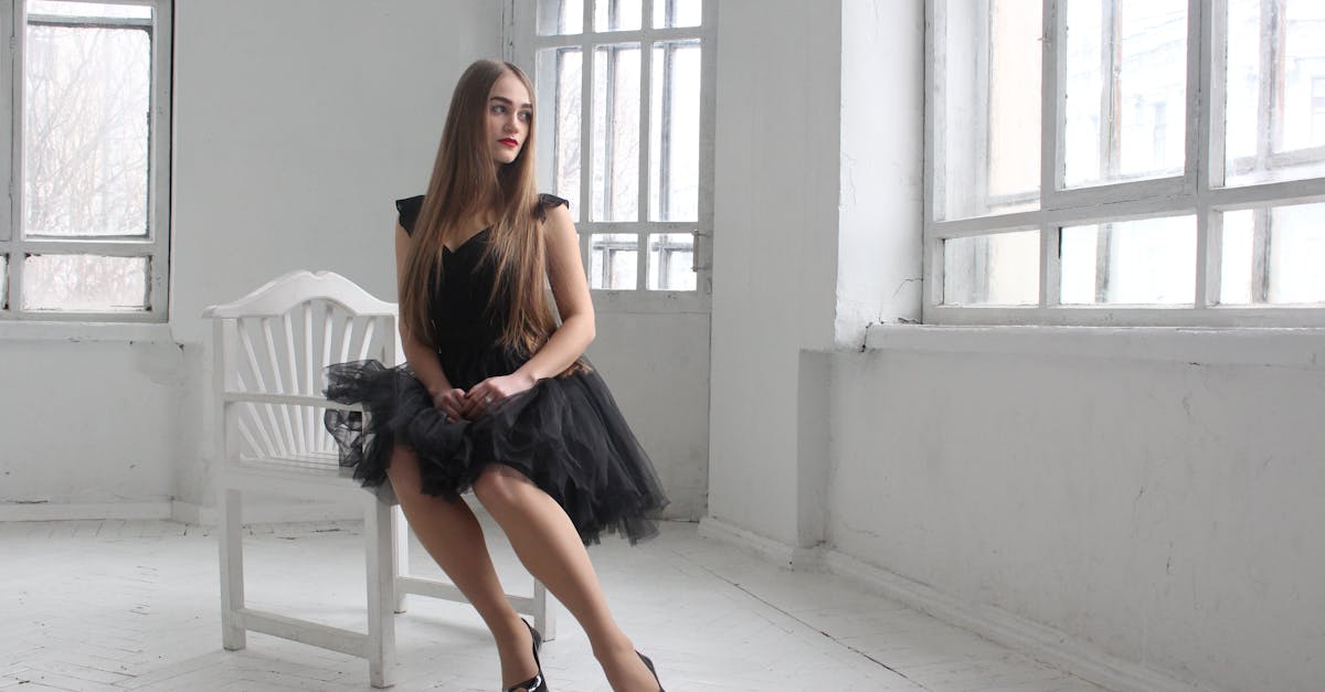 découvrez une coiffure carrée longue élégante, parfaite pour un style sophistiqué et moderne qui met en valeur votre visage avec grâce et raffinement.